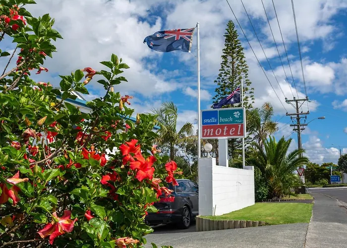 Snells Beach Motel