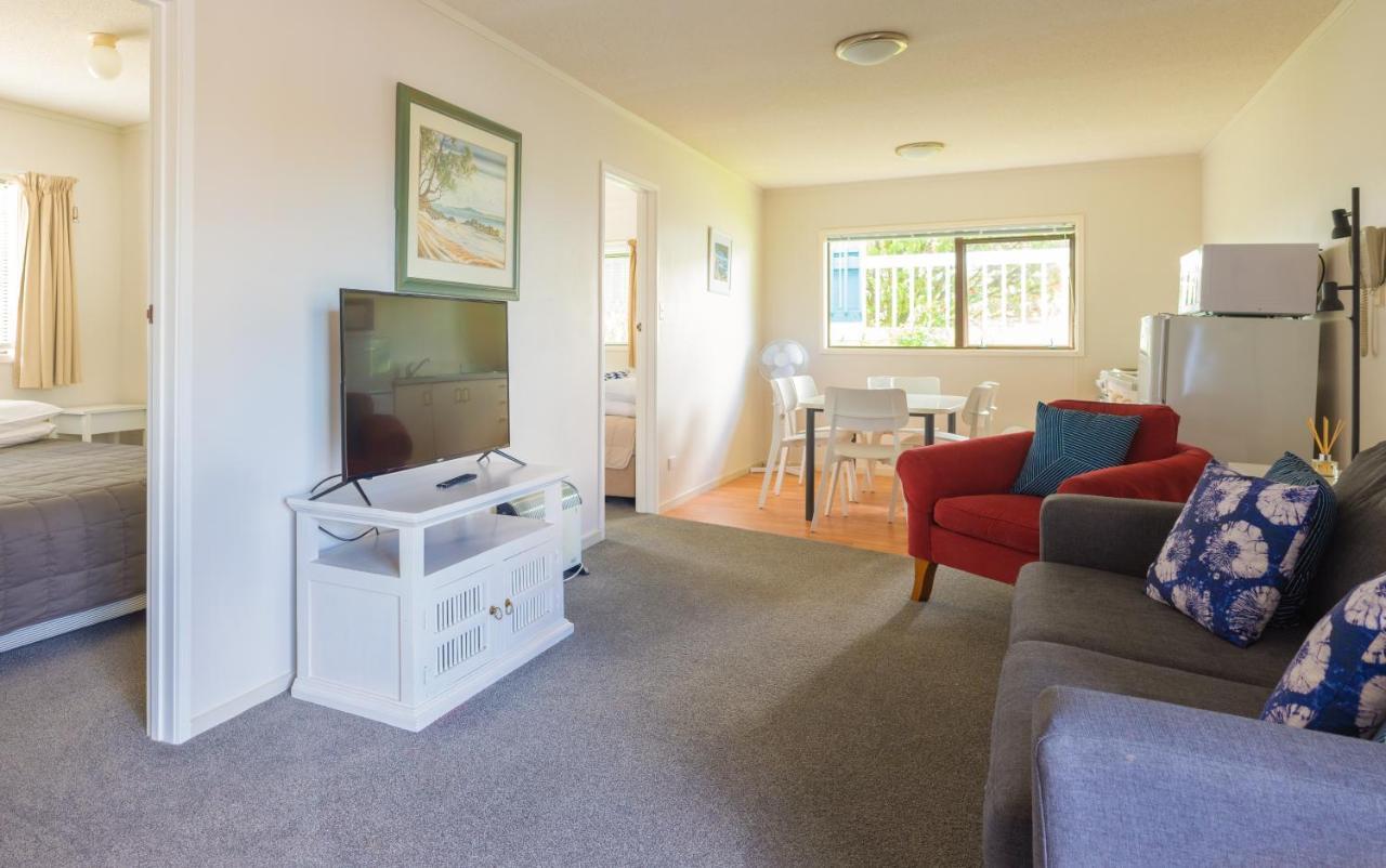 Snells Beach Motel 3*