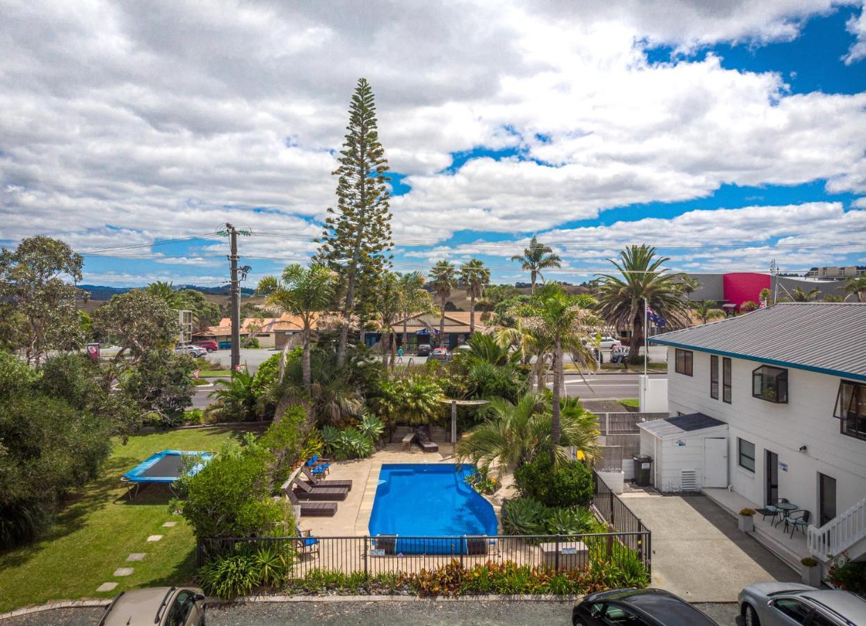 Snells Beach Motel Motel