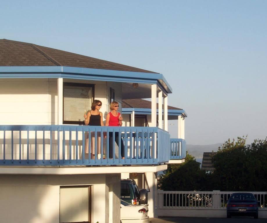 Snells Beach Motel 3*