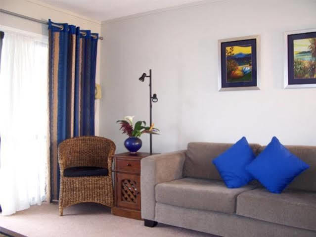 Snells Beach Motel 3*